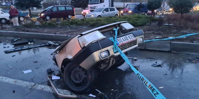 NEVŞEHİR - Minibüs ile otomobilin çarpıştığı kazada 1 kişi öldü, 9 kişi yaralandı