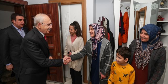 ANKARA - CHP Genel Başkanı Kılıçdaroğlu otizmli çocukların aileleriyle buluştu