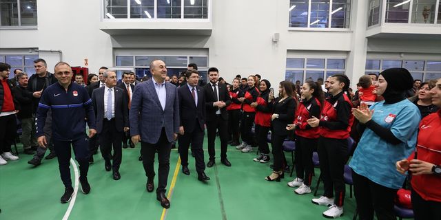 BARTIN - Dışişleri Bakanı Çavuşoğlu, Bartın'da ziyaretlerde bulundu