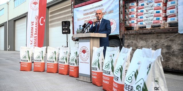 ÇANAKKALE - Tarım ve Orman Bakanı Kirişci, Çanakkale'de ayçiçeği tohumu dağıtımına katıldı