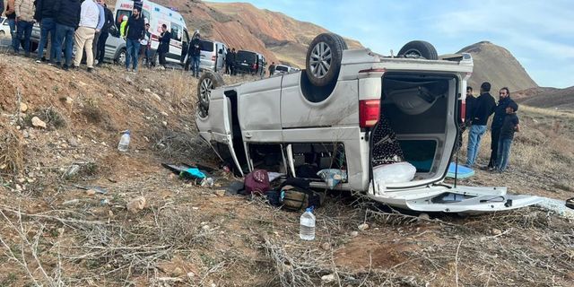 Erzurum'da kamyonetin takla atması sonucu 3 kişi yaralandı