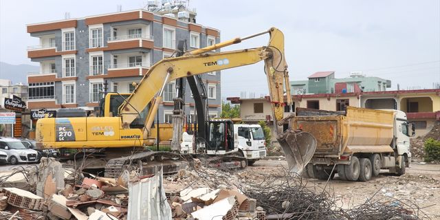 HATAY - Bina yıkım ve enkaz kaldırma çalışmaları 61 mahallede yapılıyor
