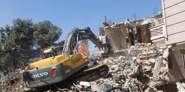 HATAY - Bina yıkım ve enkaz kaldırma çalışmaları 78 mahallede sürdü