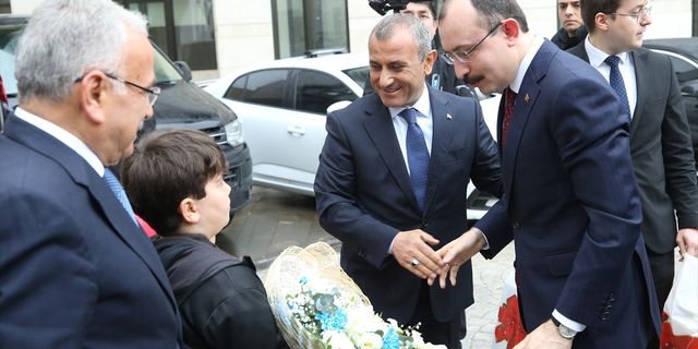 HATAY - İçişleri Bakanı Soylu, İskenderun'da depremzedelerle iftarda buluştu