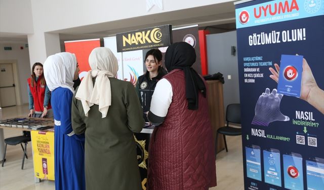 Muş'ta polis ekipleri, 3 bin 500 üniversite öğrencisini bilgilendirdi