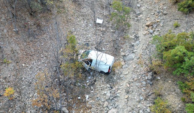 Otomobil uçurumdan uçtu: 1’i ağır iki yaralı