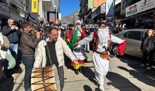 Yeni yıl yüzyıllık ‘gağan’ geleneğiyle kutlandı