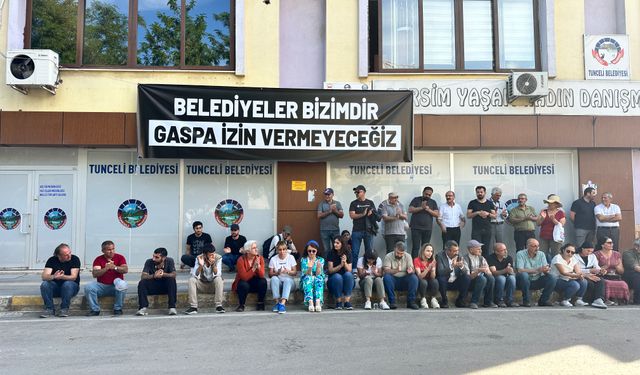 Hakkari Belediyesi'ne kayyum atanması ardından Dersim’de  'nöbet eylemi' başladı