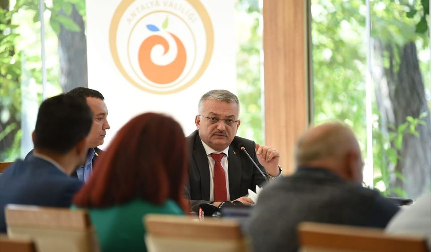 NİĞDE - TDP Genel Başkanı Sarıgül, Niğde'de cezaevi önünde "af" çağrısını yineledi