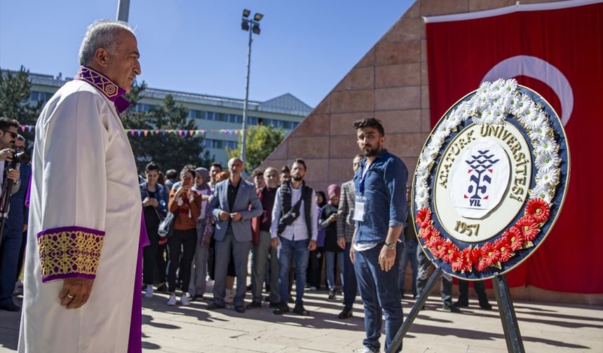 Atatürk Üniversitesinde yeni öğretim yılı açılışı dolayısıyla yürüyüş düzenlendi