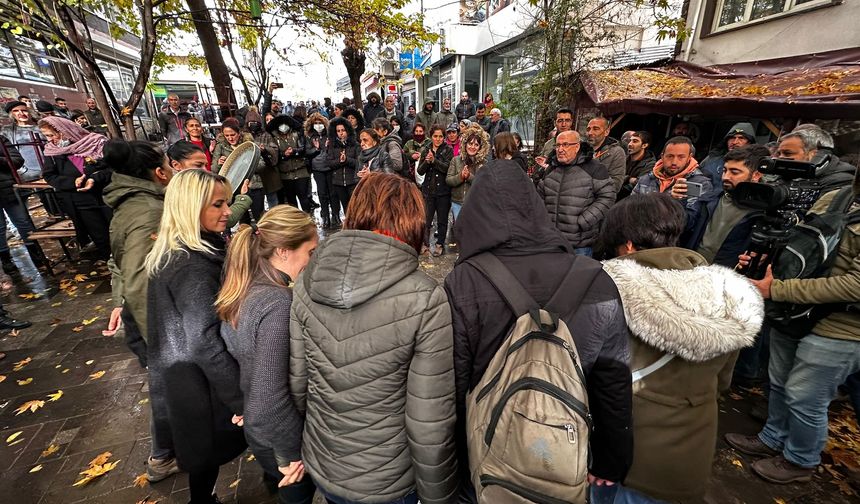 Kadınlardan ‘Yürüyüş Yasağına’ halaylı cevap