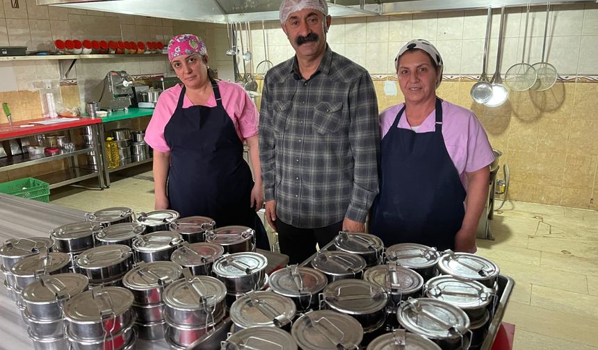 Belediyeden ihtiyaç sahiplerine sıcak yemek desteği