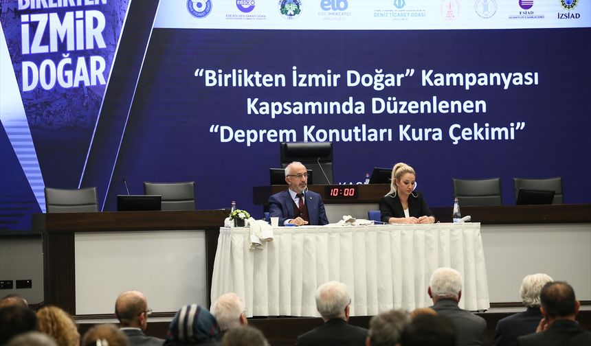 İZMİR - "Birlikten İzmir Doğar" kampanyasıyla satın alınan 84 daire için kura çekimi yapıldı