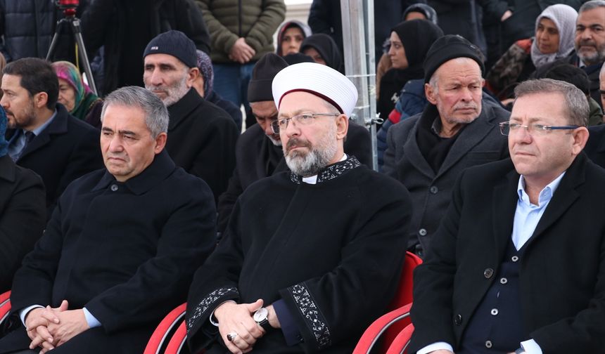 KIRŞEHİR - Diyanet İşleri Başkanı Erbaş, cami açılışında konuştu