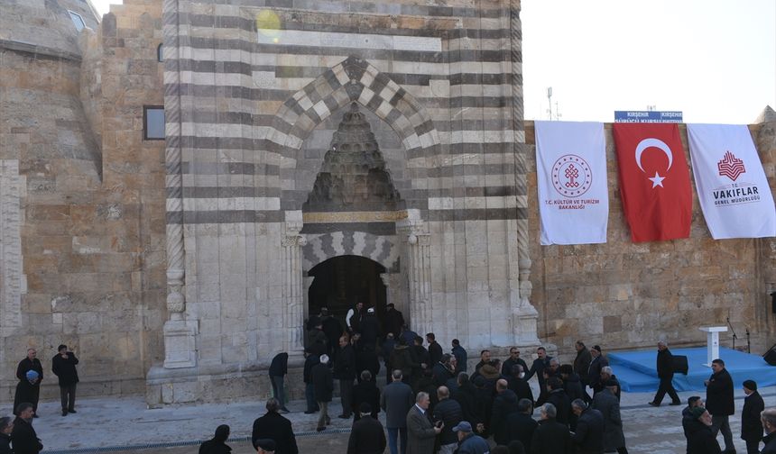 KIRŞEHİR - Restorasyonu tamamlanan tarihi Cacabey Camisi ibadete açıldı
