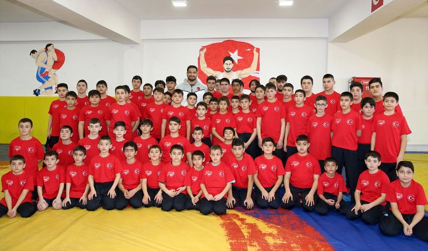 SİVAS - Milli güreşçi Taha Akgül'ün hedefi 10. kez Avrupa şampiyonluğu: