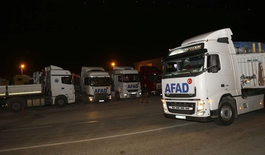 ARTVİN - Karadeniz'den deprem bölgesine yardımlar devam ediyor