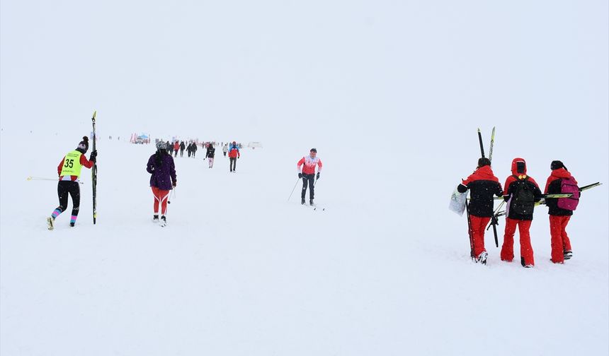HAKKARİ - Kayaklı Koşu Eleme Yarışması, Yüksekova'da kar altında başladı