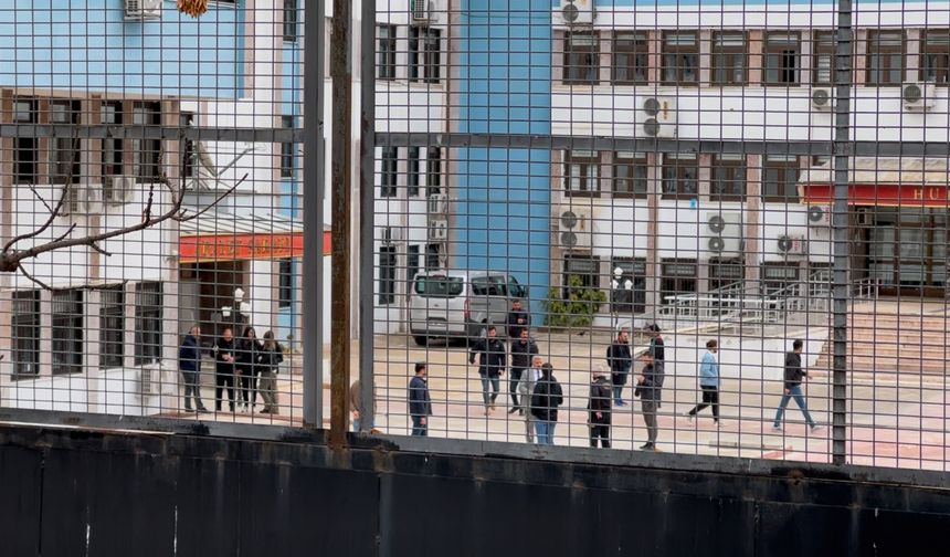 Belediye eş başkanının mahkemesinde yoğun güvenlik