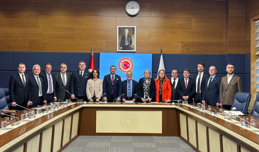 CHP’li heyet Tunceli ziyareti öncesi uzman Görür’le görüştü